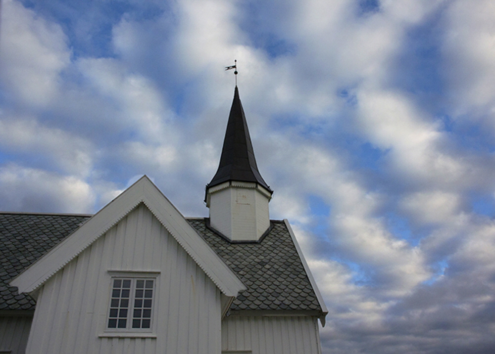 One of the stages was in the local church, built in 1773, though the foundation dates back much further. The Norwegian folk singer NOHR's music was perfectly suited for this venue.